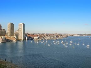 50 Liberty Dr PH1B, Boston MA 02210