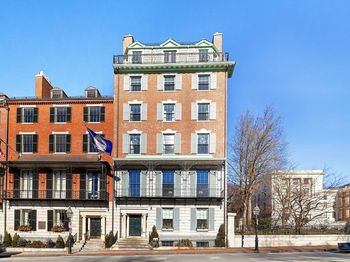 25 Beacon Street