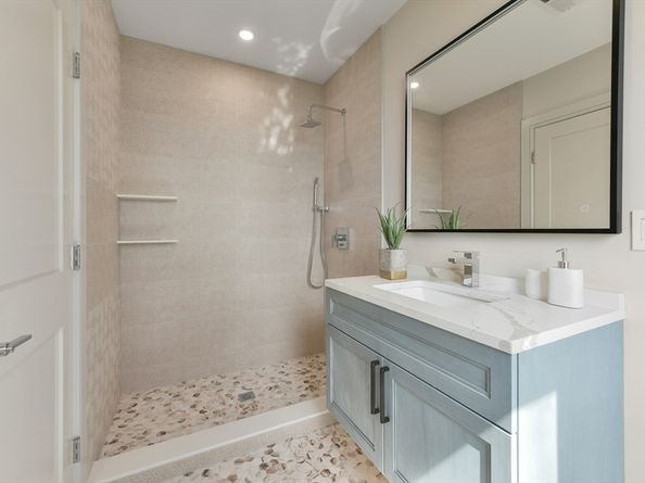 87 Dorchester St, Quincy MA 02171