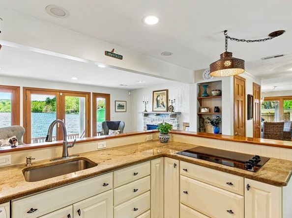 28 Downey Street, Hopkinton MA 01748