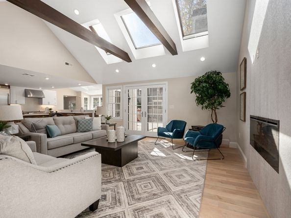 65 High Street 652, Newton MA 02464