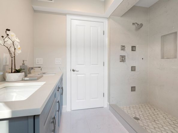 65 High Street 652, Newton MA 02464