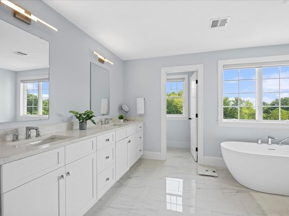 11 Quick Farm Rd, Westborough MA 01581