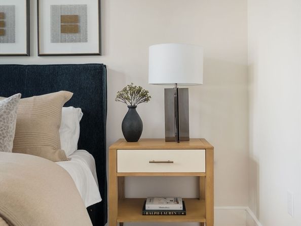 20 Kinmonth Rd 203, Newton MA 02468