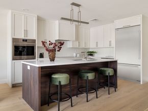 20 Kinmonth Rd 203, Newton MA 02468
