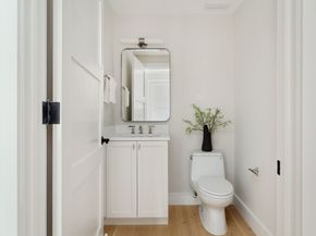 20 Kinmonth Rd 203, Newton MA 02468