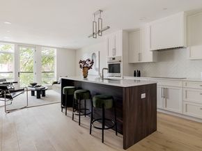 20 Kinmonth Rd 203, Newton MA 02468