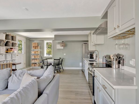 10 Vernon Ave, Hull MA 02045