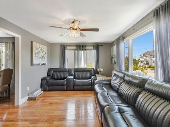 10 Vernon Ave, Hull MA 02045
