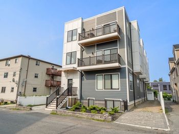 32 Murdock St