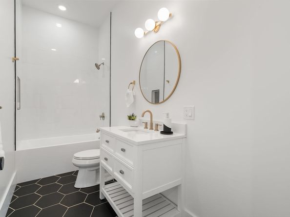 32 Murdock St 2, Somerville MA 02145