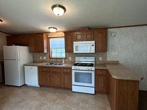 20 Upton St, Tewksbury MA 01876