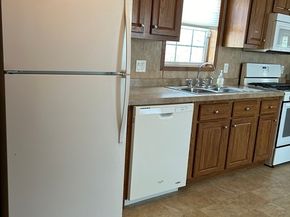 20 Upton St, Tewksbury MA 01876