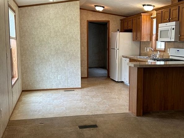 20 Upton St, Tewksbury MA 01876
