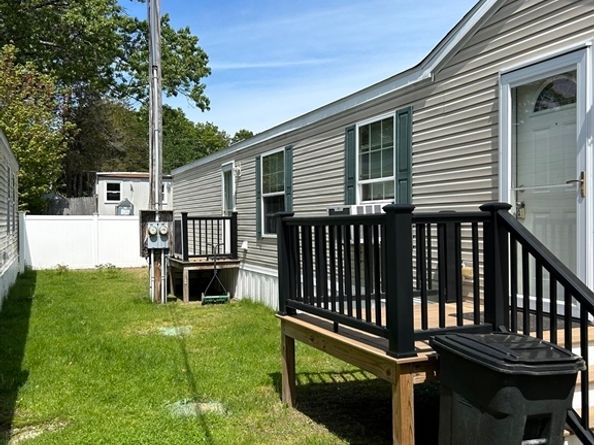 20 Upton St, Tewksbury MA 01876