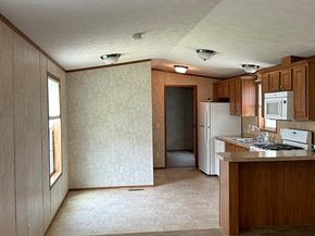 20 Upton St, Tewksbury MA 01876