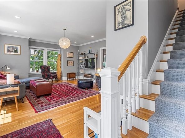 21 Hale 21, Newton MA 02464