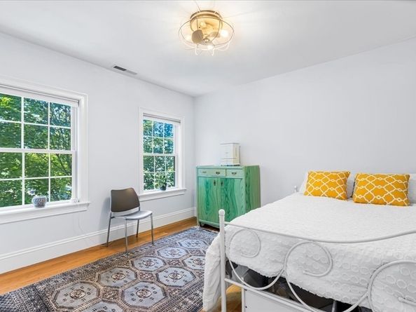 21 Hale 21, Newton MA 02464