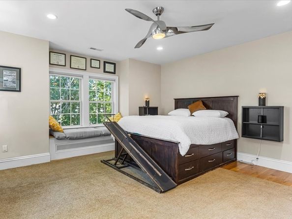 21 Hale 21, Newton MA 02464