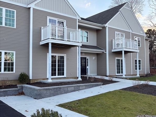 2 S Spooner St 3, Plymouth MA 02360