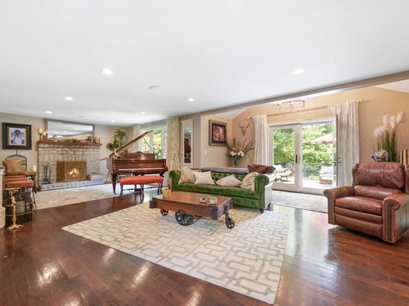 50 Elm St, Plympton MA 02367