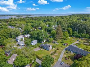 10 Briggs Ln, Marion MA 02738
