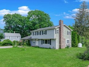10 Briggs Ln, Marion MA 02738