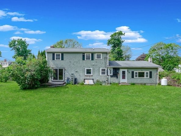 10 Briggs Ln, Marion MA 02738