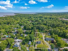 10 Briggs Ln, Marion MA 02738