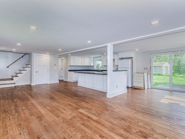 10 Briggs Ln, Marion MA 02738