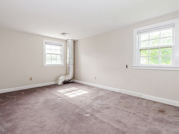 10 Briggs Ln, Marion MA 02738