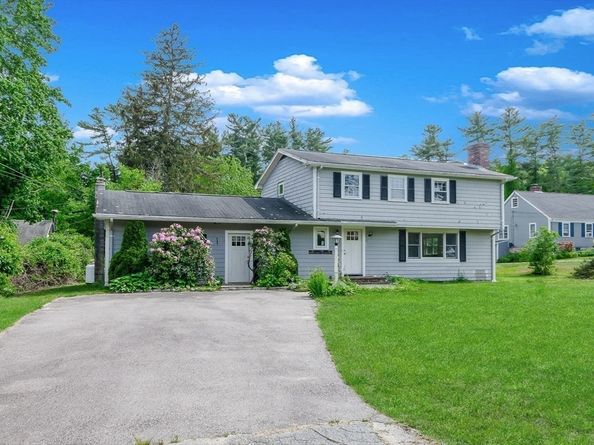 10 Briggs Ln, Marion MA 02738