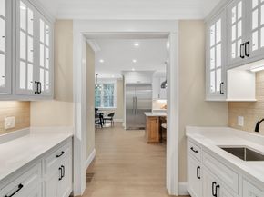 18 Heritage Dr, Lexington MA 02420