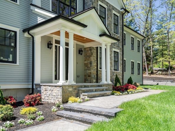 18 Heritage Dr, Lexington MA 02420