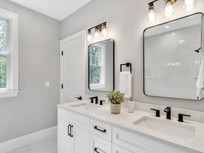 18 Heritage Dr, Lexington MA 02420