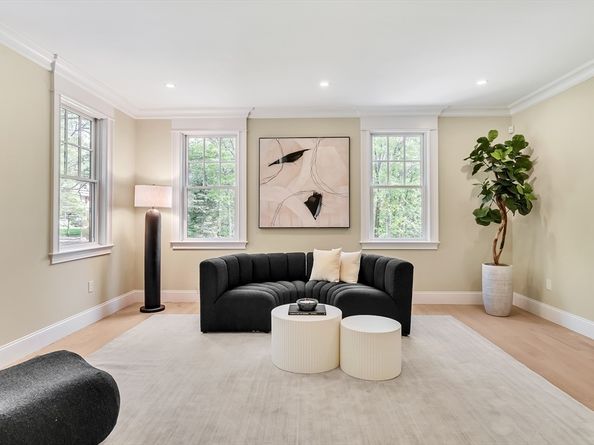 18 Heritage Dr, Lexington MA 02420