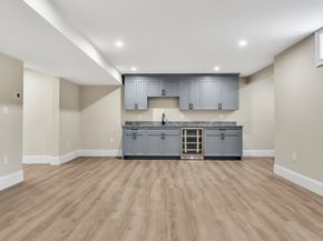 18 Heritage Dr, Lexington MA 02420