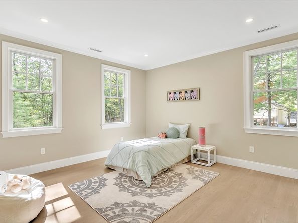18 Heritage Dr, Lexington MA 02420
