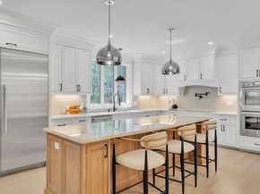 18 Heritage Dr, Lexington MA 02420