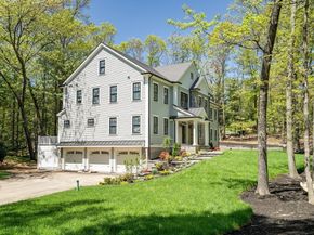 18 Heritage Dr, Lexington MA 02420