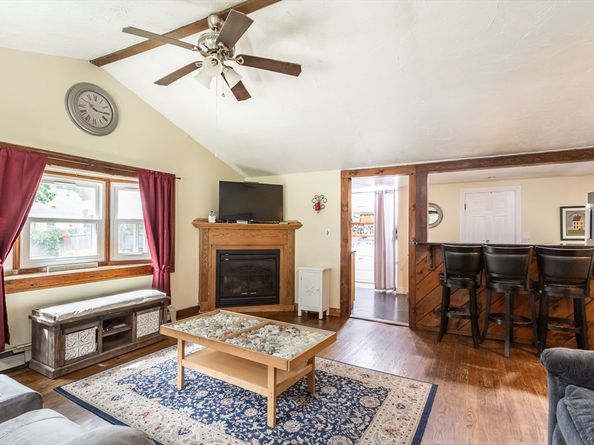 58 Chestnut Rd, Halifax MA 02338