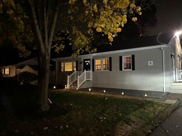 8 Fairbrook Rd, Framingham MA 01701