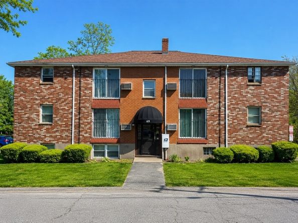 69 W Elm Ter 1, Brockton MA 02301