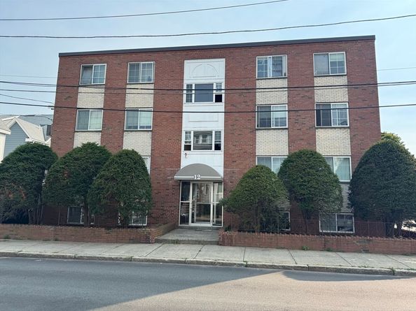 12 Woodland St 22, Everett MA 02149