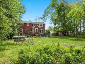 39 School House Ln, Billerica MA 01821