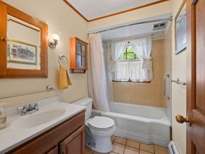 39 School House Ln, Billerica MA 01821