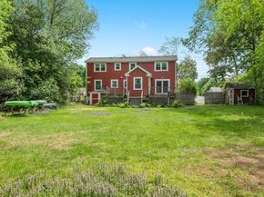 39 School House Ln, Billerica MA 01821