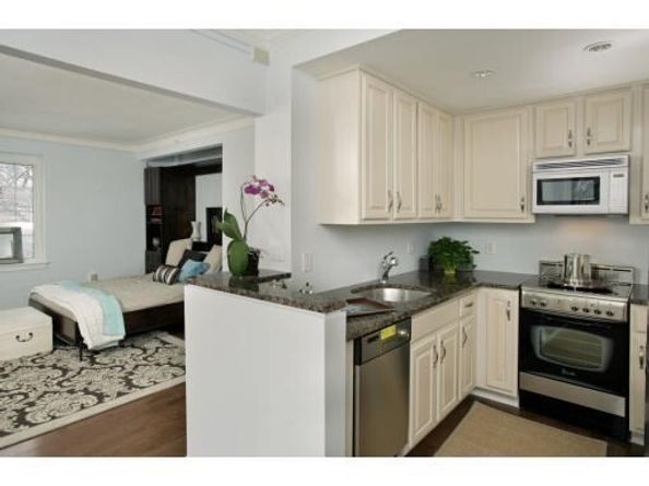20 Chapel St B406, Brookline MA 02446