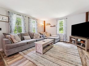 57 Sassawanna Rd, Rutland MA 01543