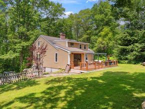 57 Sassawanna Rd, Rutland MA 01543